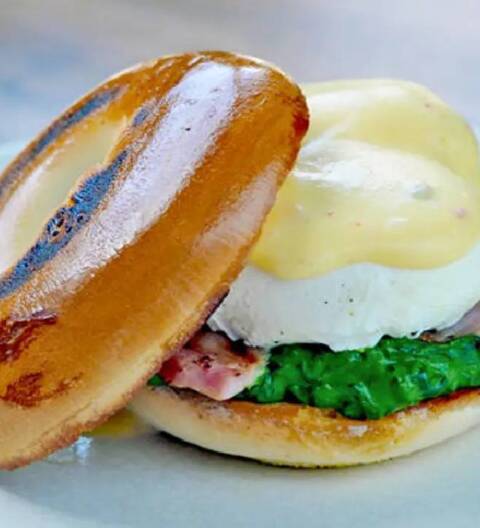 Benny the Bagel (Eggs Benedict)